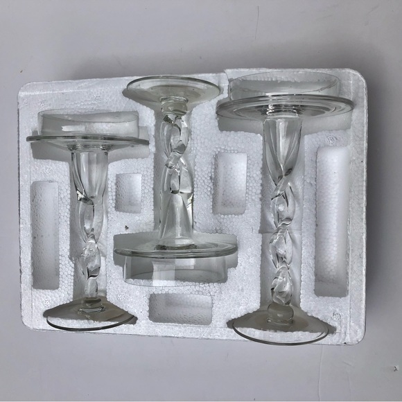 SET OF THREE TWISTED GLASS PILLAR HOLDERS CANDLE 8", 7",6" ELEGANT TWISTED GLASS - Picture 5 of 9